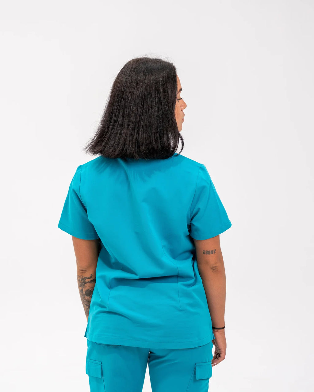 Victoria 4-Pocket Scrub Top