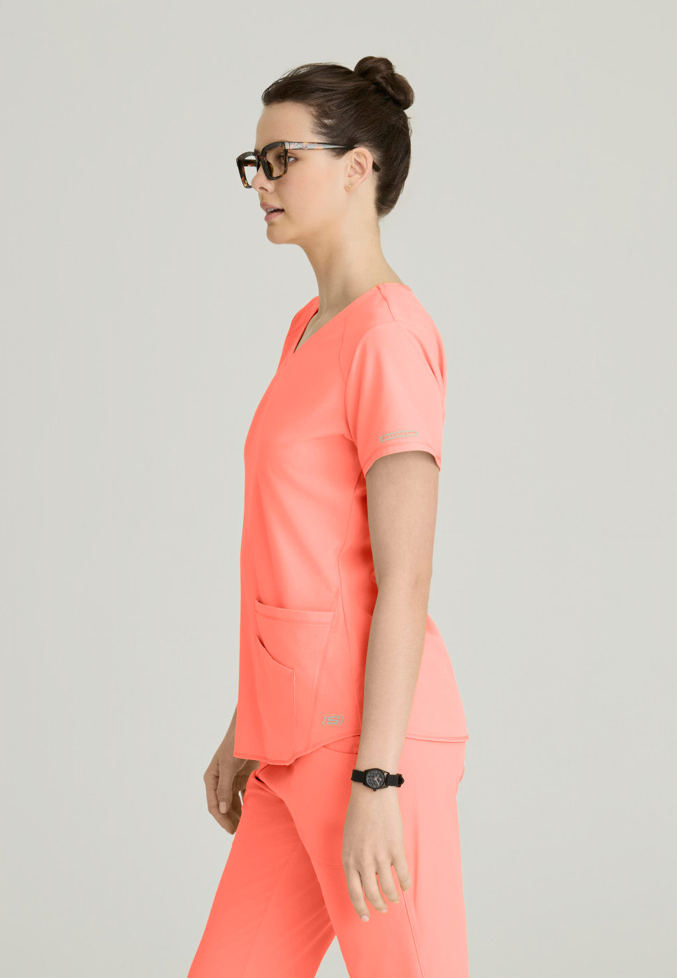 Breeze Curved V-Neck Scrub Top