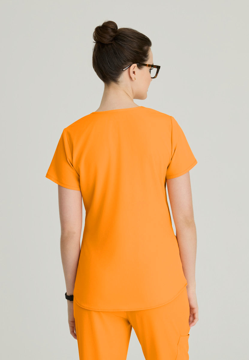 Breeze 3-Pocket Curved V-Neck Scrub Top Women's Scrub Top Skechers by Barco