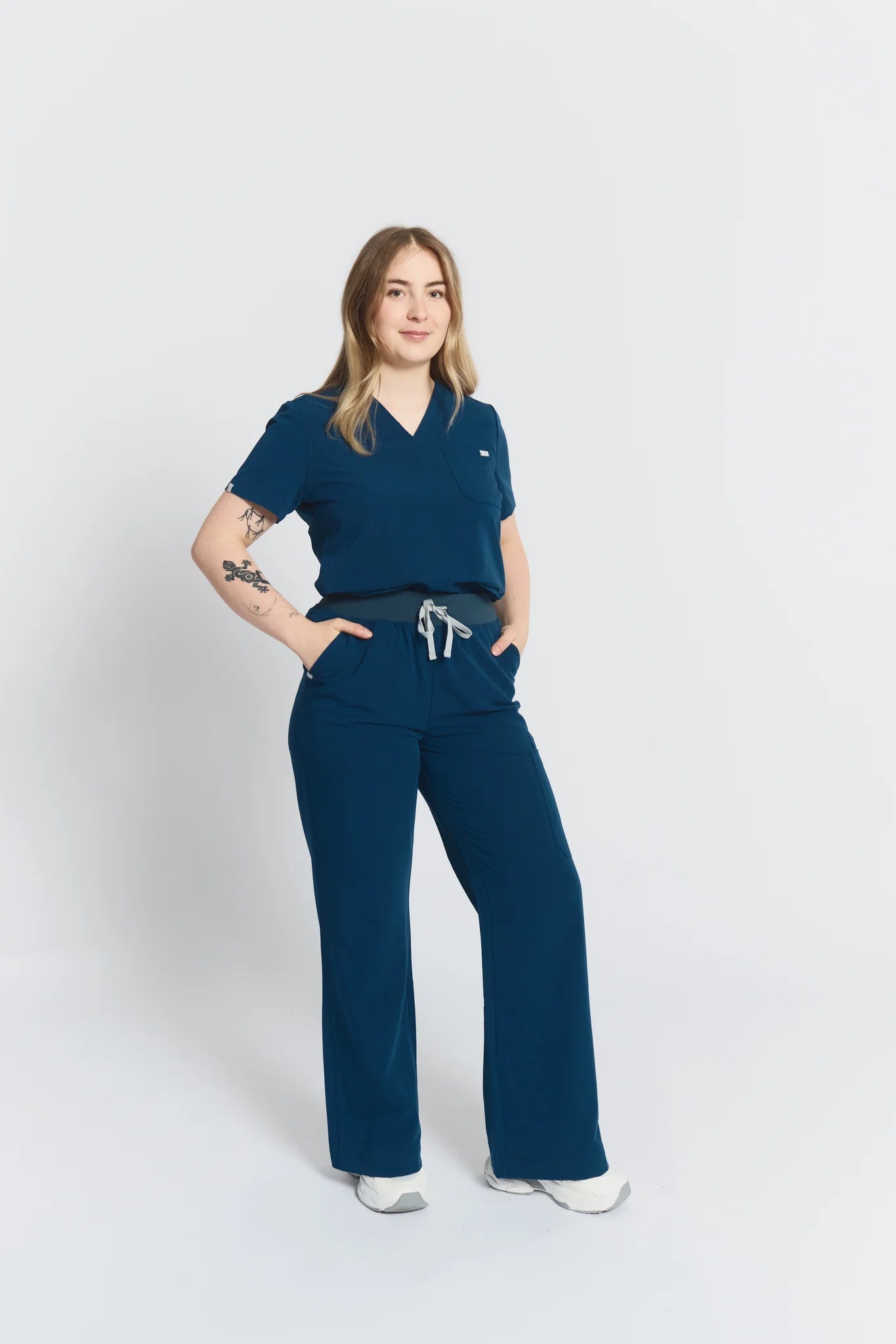 ACE High - Waisted Wide Leg Scrub PantsJOIIAACE-ABYSSBLUE-XS