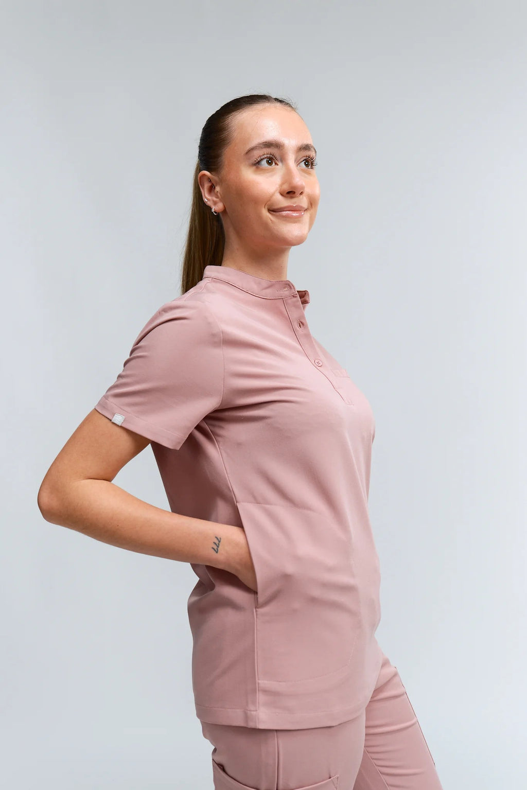 Gloria Button Up Scrub TopJOIIAGLORIA-ROSEWOOD-XS