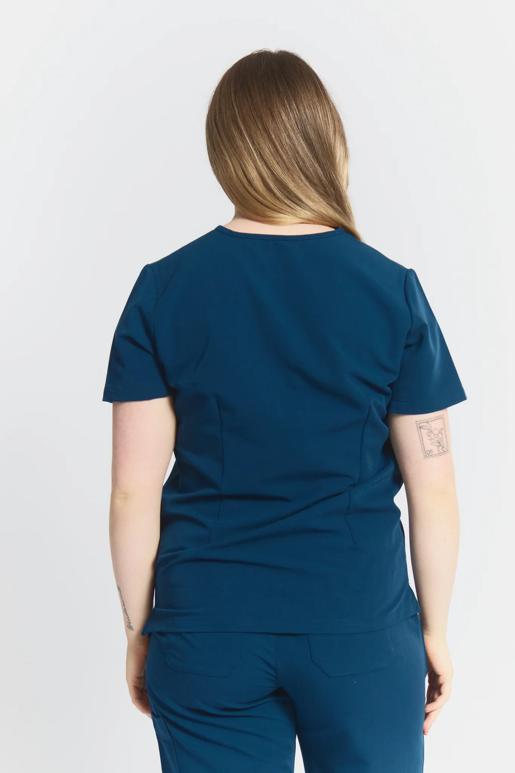 Victoria 4-Pocket Scrub Top