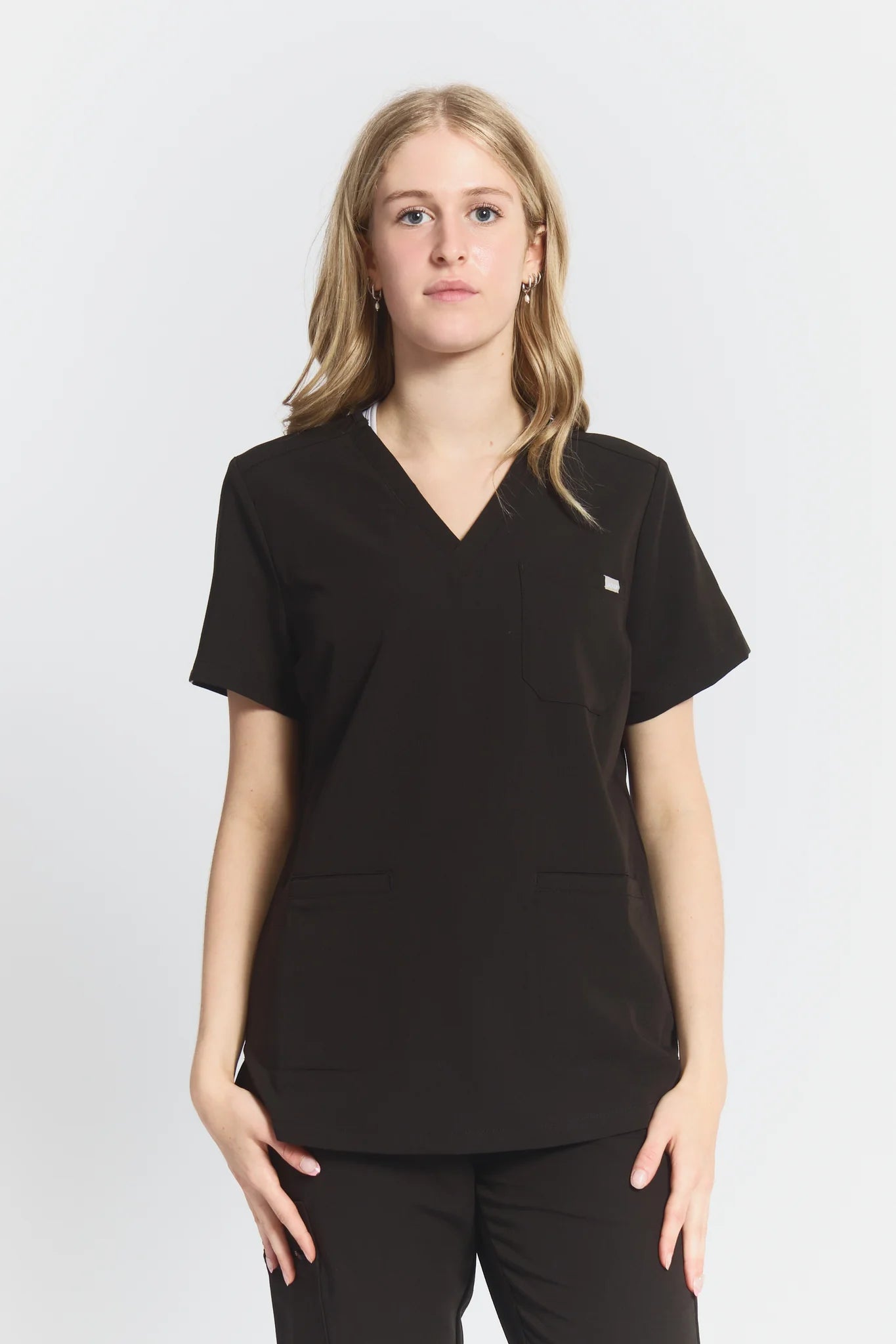 Victoria 4-Pocket Scrub Top