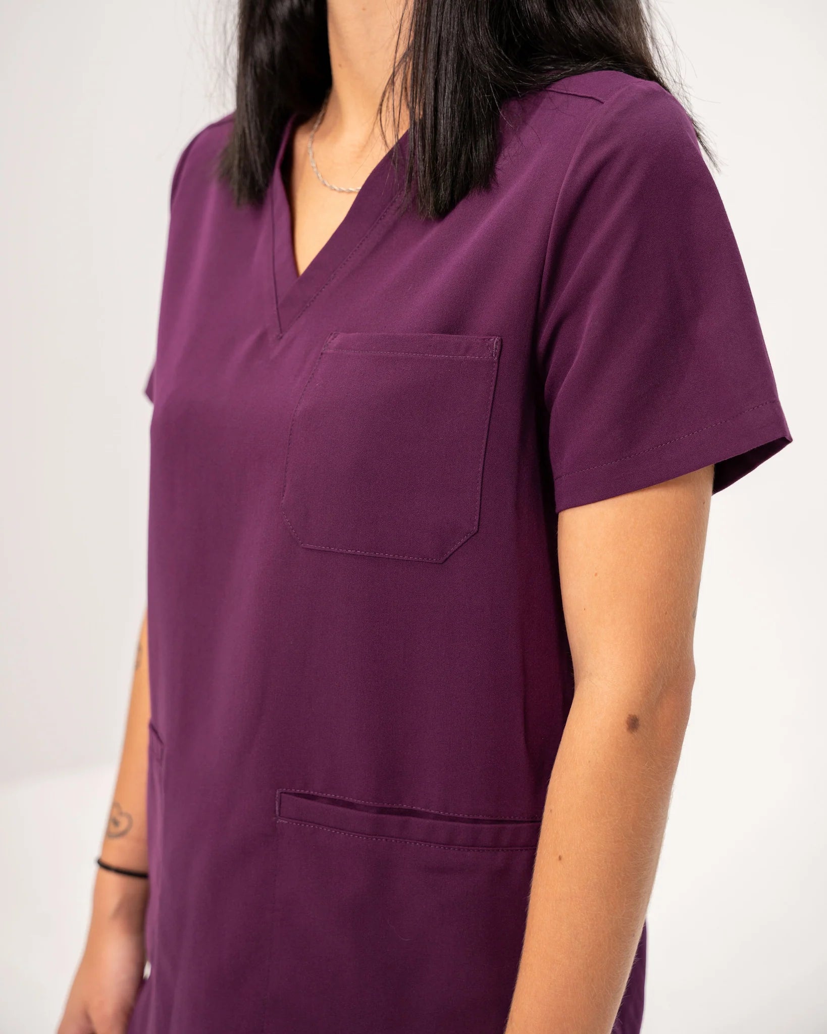 Victoria 4-Pocket Scrub Top