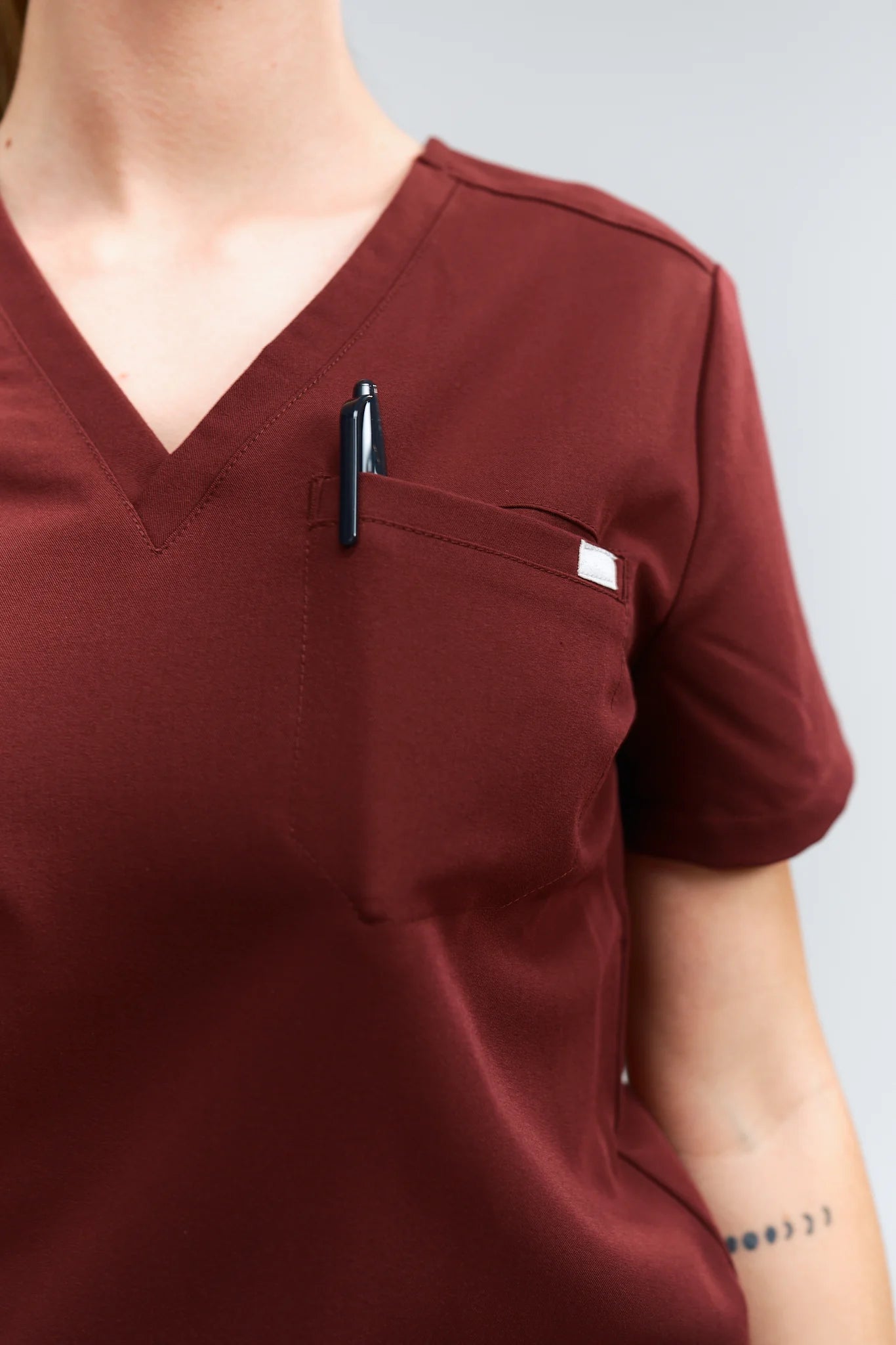 Olivia Tuck - In Scrub TopJOIIAOLIVIA-BURGUNDY-XS