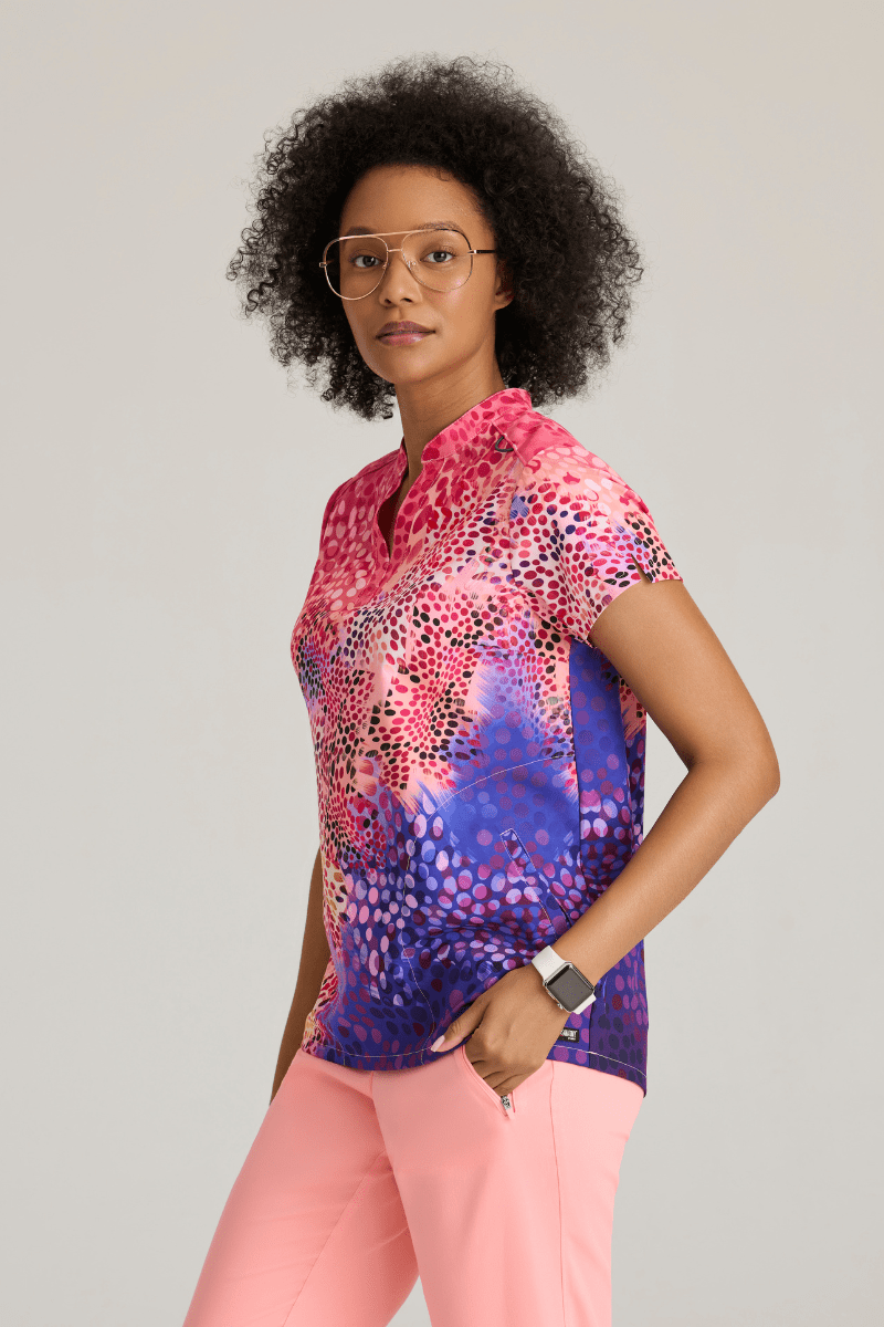 Summer Whispers 2 Pocket Banded Collar Print TopGrey's Anatomy Spandex StretchGRST230G-SMWH-XS