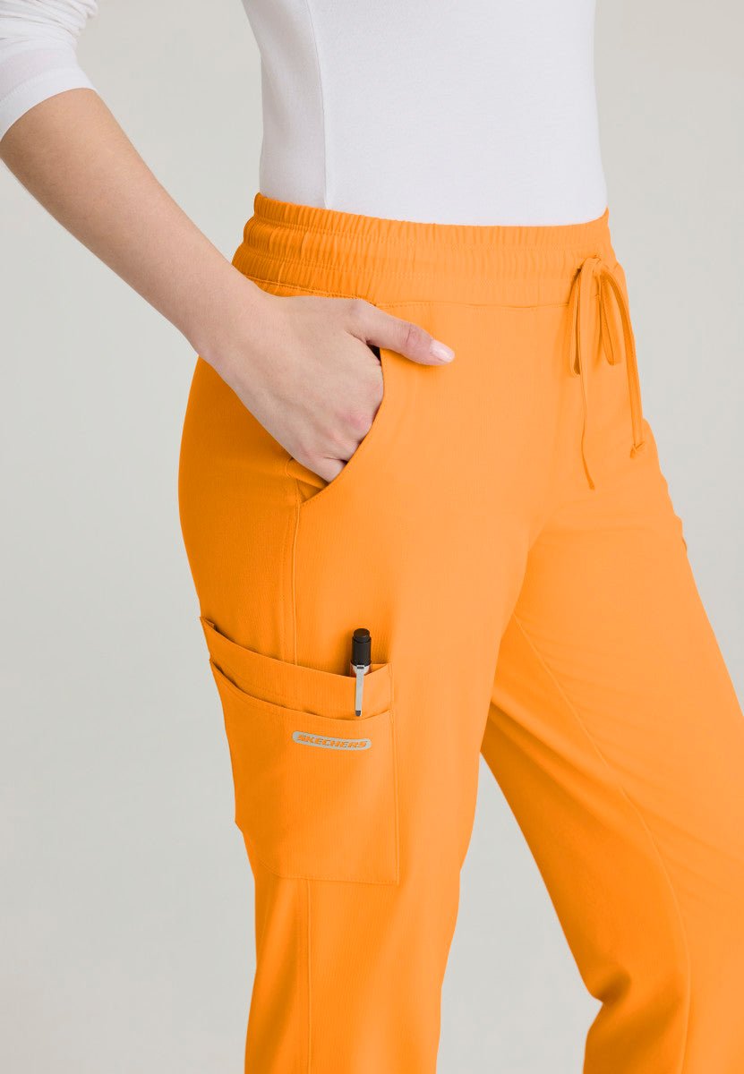 Theory 4 - Pocket Scrub JoggerSkechers by BarcoSKP552-MERIGOLD-XXS